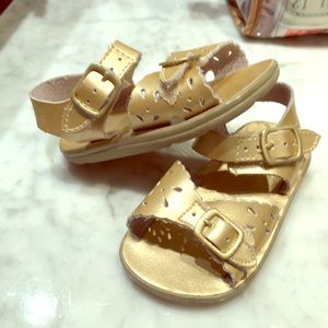 Jumping Jacks gold sandals